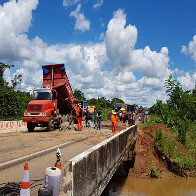 BR-364 segue interditada, mas serviços estão em ritmo avançado no local do desmoronamento