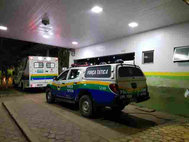 Homem é socorrido às pressas após ser esfaqueado durante bebedeira