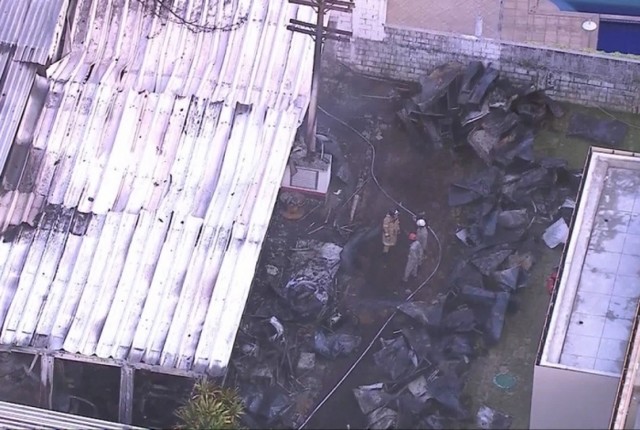 Dez atletas adolescentes e crianças morrem em incêndio no centro de treinamento do Flamengo