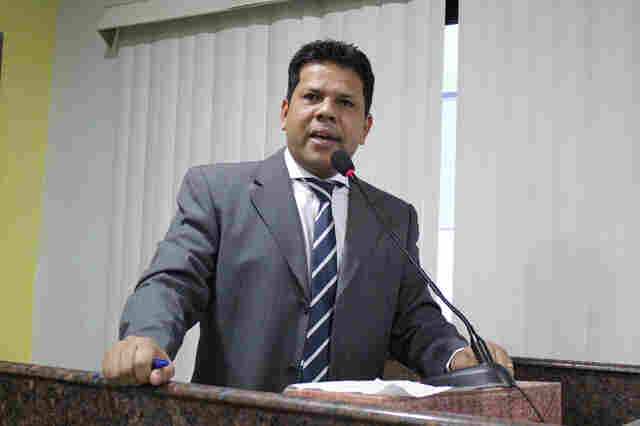 Jair Montes comemora entrega da segunda fase do residencial Cristal II