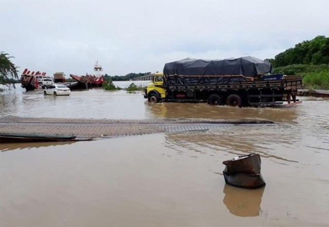 Rio transborda em Abunã e inunda acesso à balsa; Veja pontos críticos nas rodovias em Rondônia