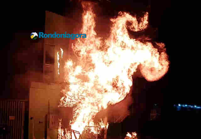Vídeo: Loja de tintas é destruída pelo fogo na Capital