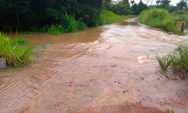 Rolim de Moura suspende transporte escolar devido a chuvas intensas