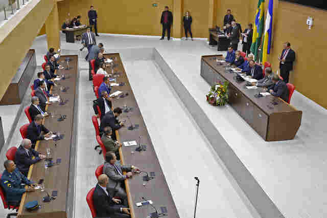 Deputado Laerte Gomes abre trabalhos da Assembleia Legislativa defendendo o diálogo