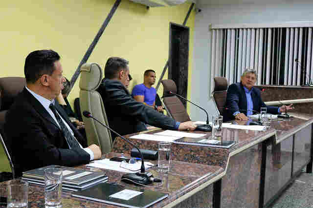 Transporte coletivo: Edesio Fernandes pede mais rigor na fiscalização de empresas de ônibus