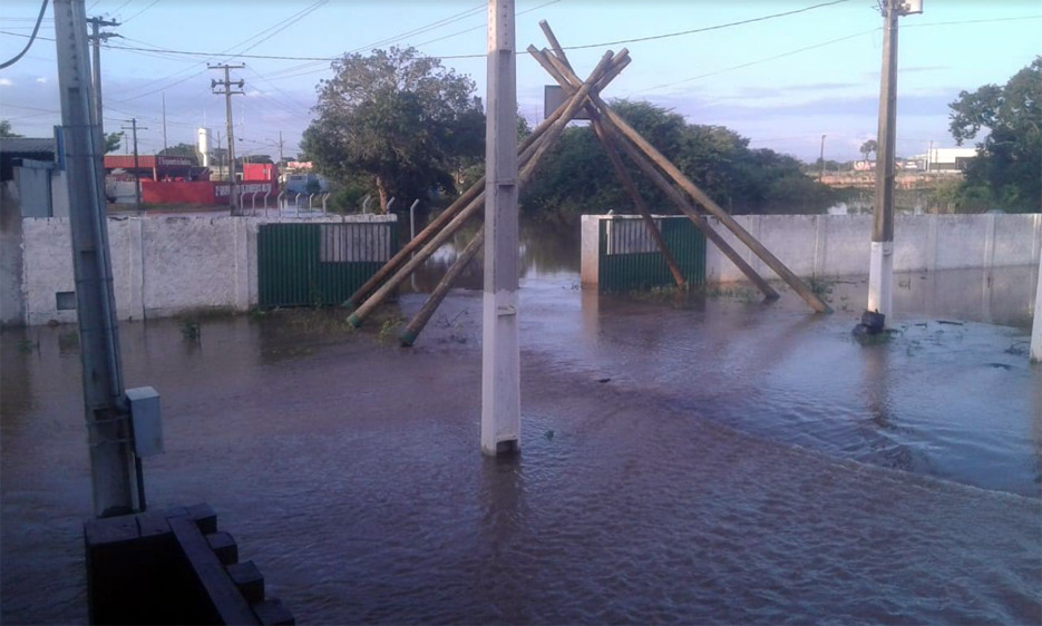 Quase 60 famÃlias são retiradas de casa por causa da cheia do Rio Machado, em Ji-Paraná