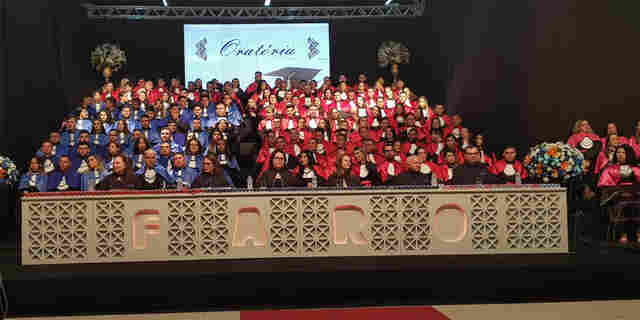 Meta alcançada:  estudantes falam da emoção por concluir curso universitário na Faro