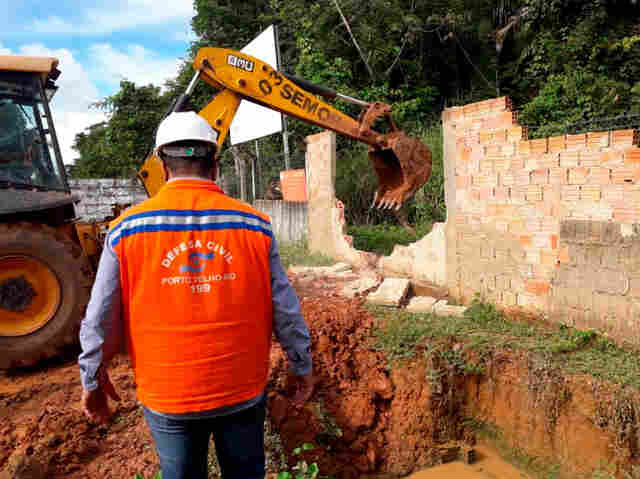 Área da Infraero: Prefeitura abre acesso para comunidades isoladas pela cheia do Madeira