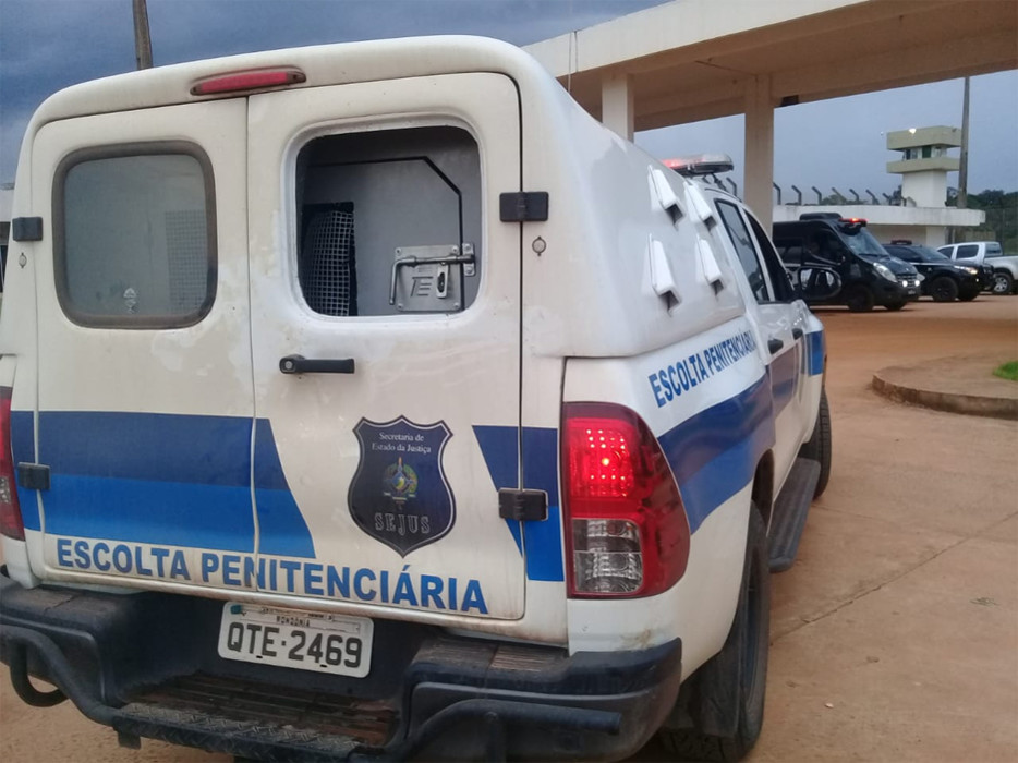 Continuam as buscas pelo apenado que fugiu de viatura durante transfer&Atilde;&ordf;ncia