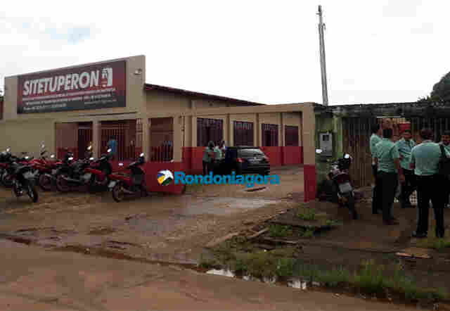 Trabalhadores exigem readmissão de 40 demitidos para encerrar greve; Prefeitura diz que movimento é ilegal