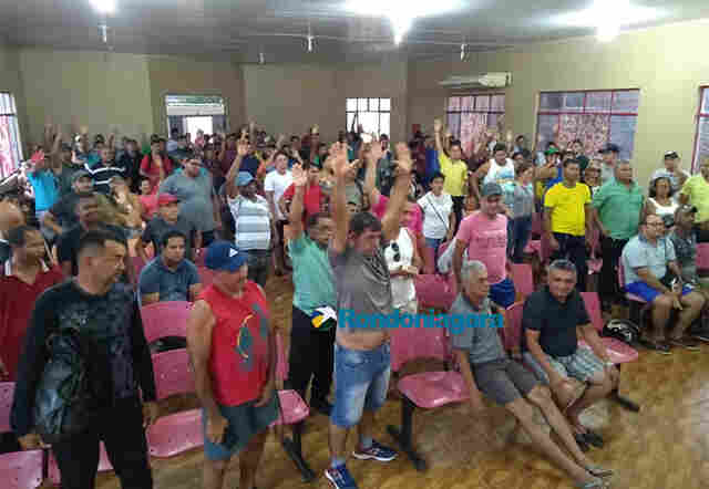 Trabalhadores encerram greve no transporte coletivo e dão novo prazo para receberem benefícios atrasados