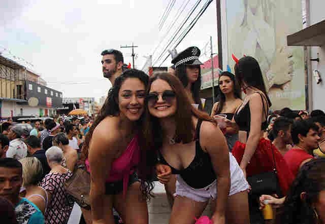 Confira centenas de imagens do desfile da Banda do Vai Quem Quer 2019