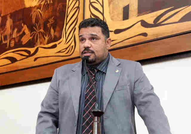 PRF prende deputado estadual do estado do Acre com revólver em veículo na BR-364