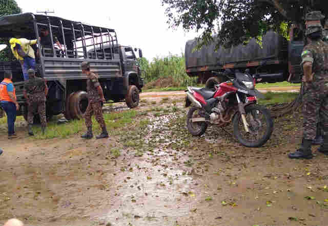 Madeira mantém nível de 17,23 metros e Exército ajuda na remoção de famílias