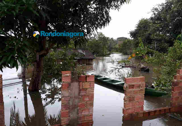 Vídeos: Cheia no Rio Candeias ultrapassa marca histórica