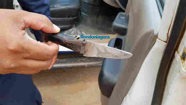 Durante bebedeira, homem leva facadas, recusa atendimento médico e família agride acusado