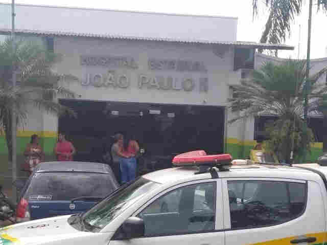 Mulher que teve a mão decepada pelo marido continua internada e sem previsão de alta