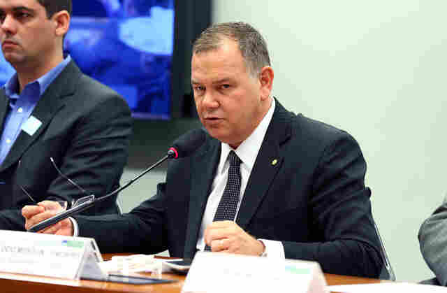 Ministério de Minas e Energia pede novo prazo para anunciar saída para o aumento da energia