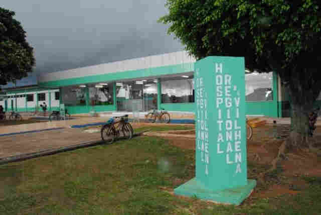 Homem é agredido com pedrada na cabeça por desconhecido