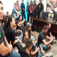 Em greve, agentes penitenciários ocupam CPA para buscar diálogo com o governo do Estado; vídeo