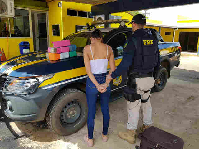 PRF apreende quase 15 quilos de maconha na BR-364, em Ji-Paraná