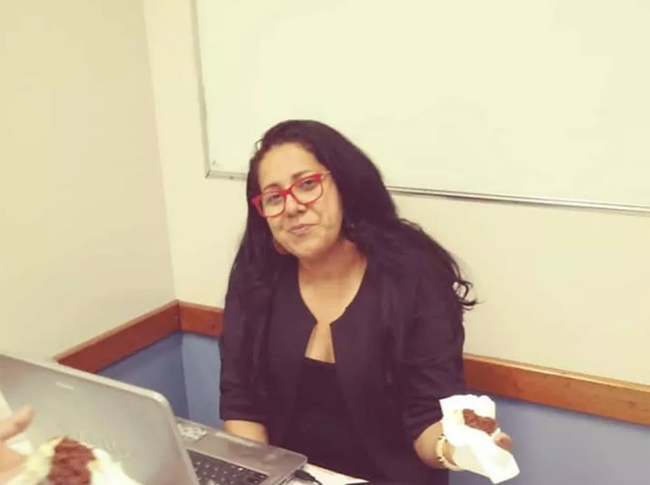 Em conversa com amigos, professora relatou medo do assassino e burocracia para ser atendida; ouça