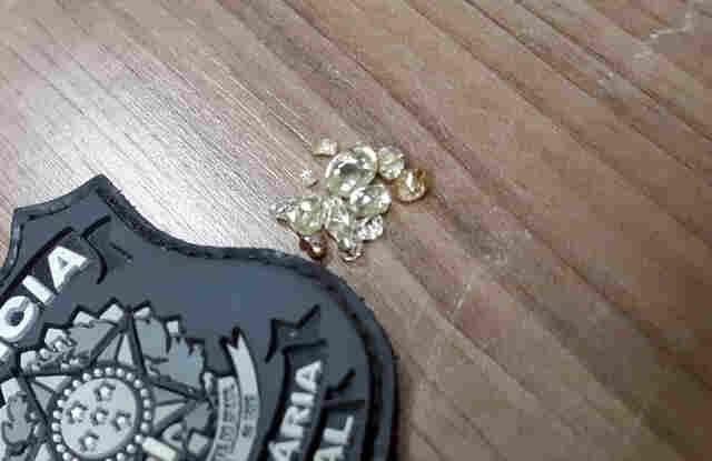 Dois são presos pela PRF com 13 pedras de diamante