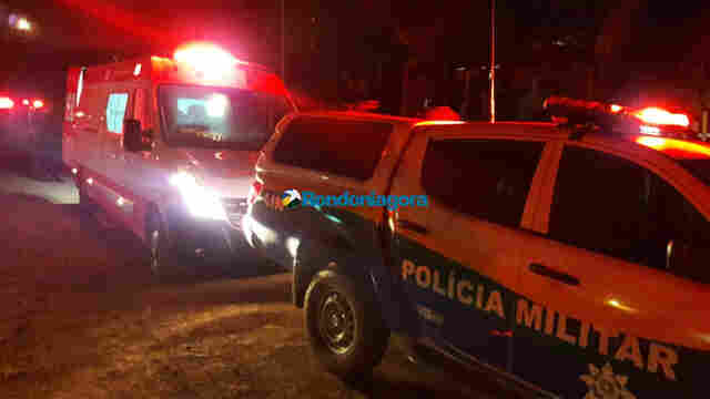 Jovem é preso após espancar padrasto de 79 anos com cabo de vassoura