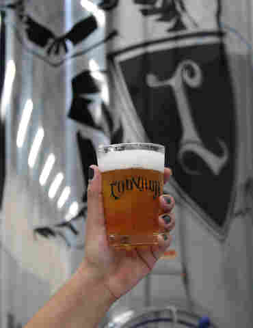 Cervejaria Louvada inaugura fábrica em Porto Velho com produção de chope artesanal