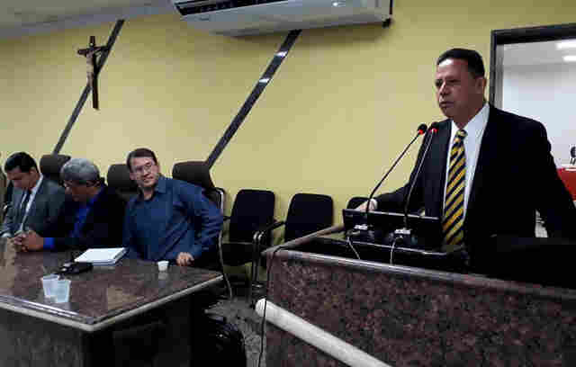 Líderes religiosos participam de palestra promovida por Edesio Fernandes