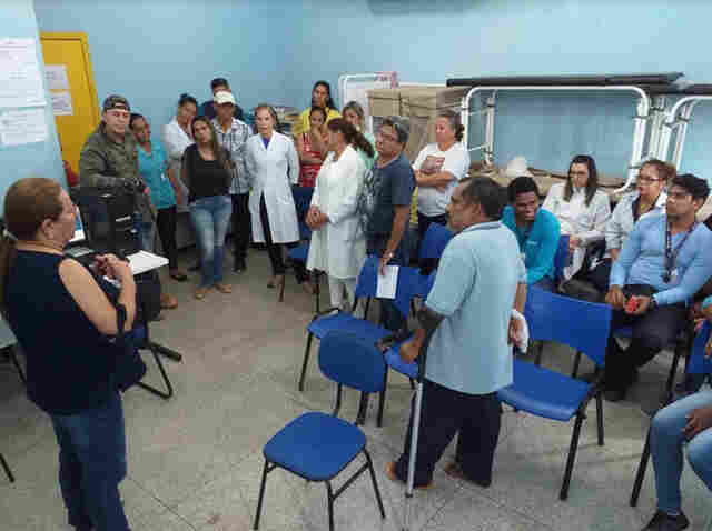 Após mobilização de servidores, Prefeitura manterá diretora do Osvaldo Piana