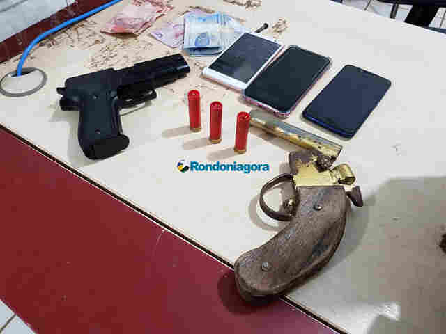 Bando suspeito de assalto é preso com várias armas na Zona Leste da Capital