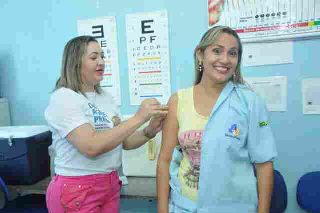 Meta da Semusa é vacinar mais de 115 mil pessoas do grupo de risco contra a gripe em Porto Velho