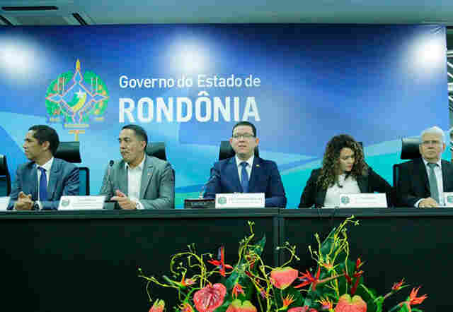 Governador diz que Estado economizou mais de R$ 95 milhões em 100 dias; taxas do Detran serão reduzidas