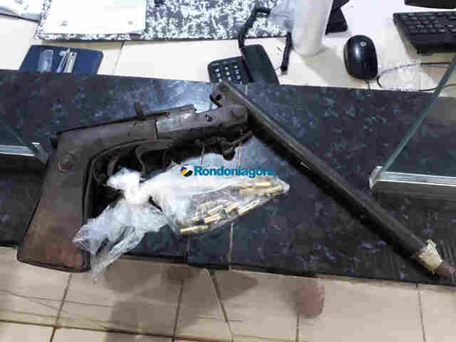 Foragidos suspeitos de assassinato são presos com munições e arma na Zona Leste