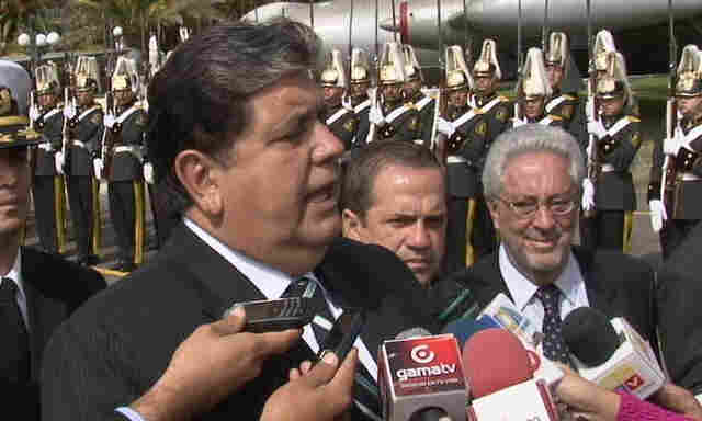 Ex-presidente do Peru tenta suicídio ao ser detido por caso Odebrecht