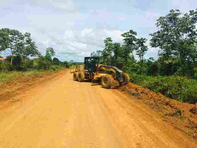 Comunidades rurais recebem serviços de limpezas em Porto Velho