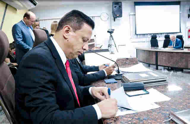 Edesio Fernandes vota a favor para Semagric retornar ao status de secretaria em Porto Velho