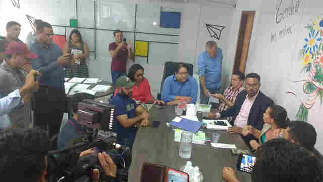 Pais de alunos de União Bandeirantes cobram retorno do transporte escolar