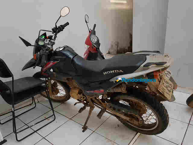 Polícia prende dupla com motocicleta roubada na BR-319