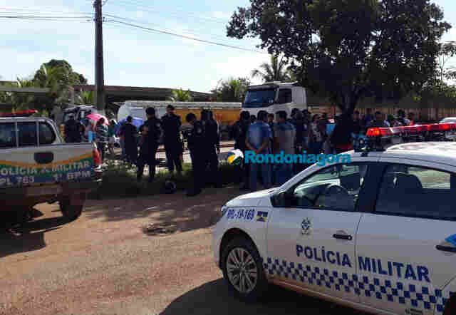 Após definição de nova data para retorno do transporte escolar, protesto é encerrado na BR-319