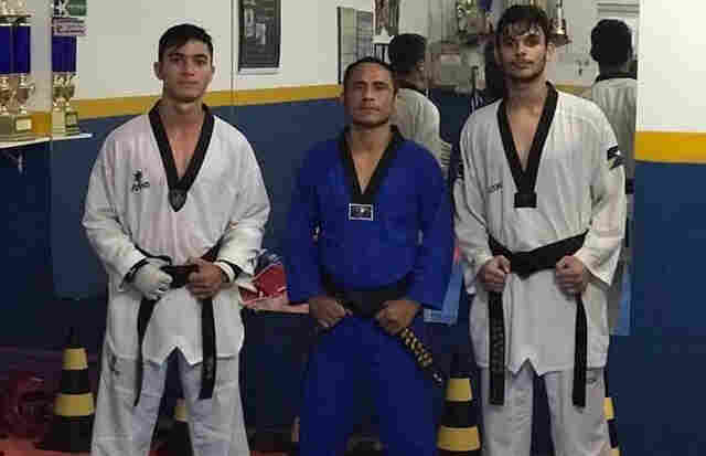 Lutadores de Taekwondo de Rondônia seguem para disputa no Acre