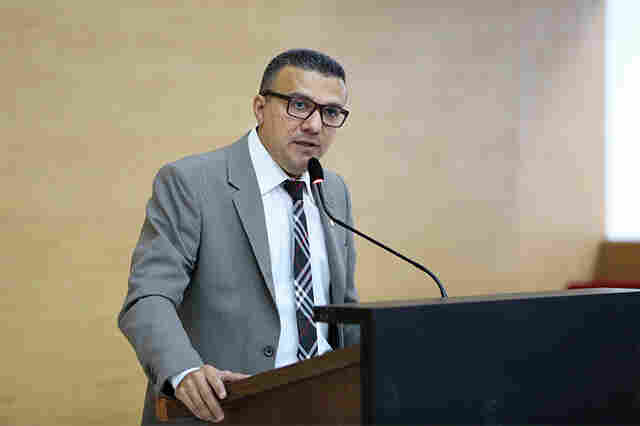 Deputado Alex Silva quer melhorias na estrutura da PM em Rio Pardo e rede de água para a Vila Princesa