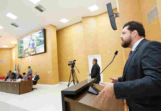 Deputados se posicionam contra suposta negociação de assessores do Governo com a Energisa