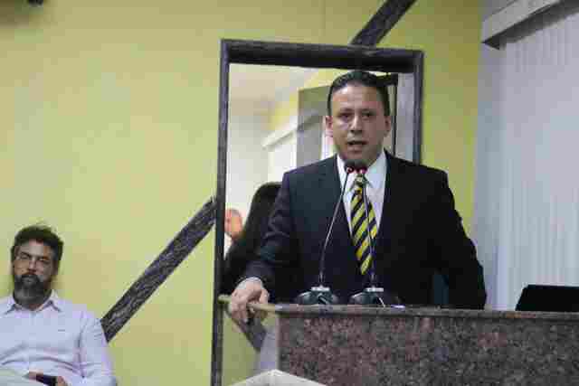 Edesio Fernandes pede mais rigor para penalizar homens que agridem mulheres