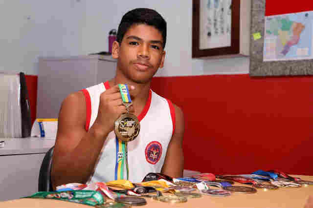 Aluno de escola militarizada leva ouro na regional e garante vaga na final do Brasileiro de Judô