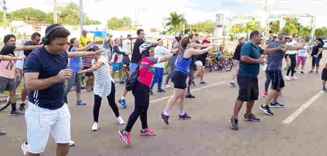 Sorteio de brindes, aula de aeróbica e diversão marcam Caminhada do Judiciário na Capital