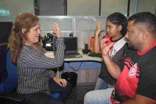 Governo publica edital para contratação de 133 cuidadores e 62 Intérpretes de Libras