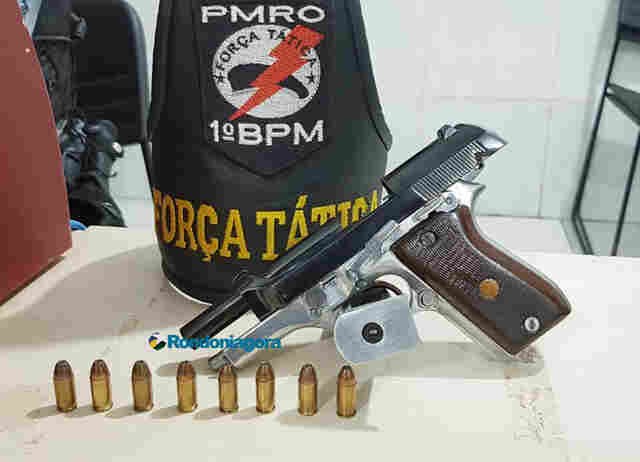 Força Tática prende homicida com pistola em embarcação no porto da Capital