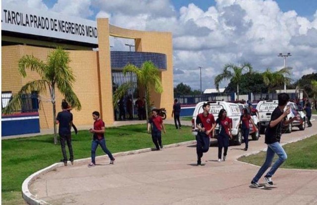 Boato de atirador causa confusão em escola estadual do município de Humaitá